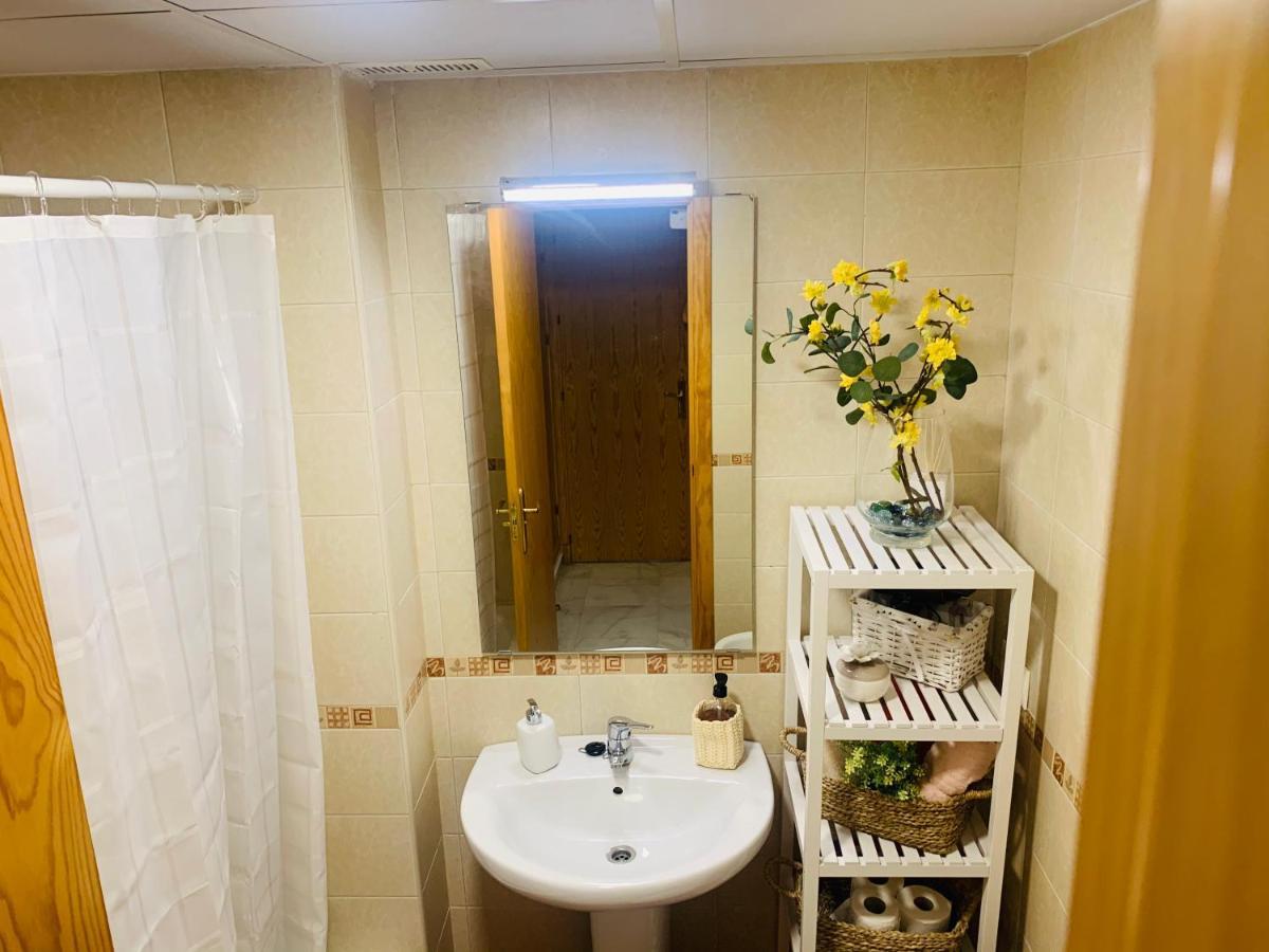 Bonito Apartamento Junto Al Gran Teatro Falla Cádiz Eksteriør billede