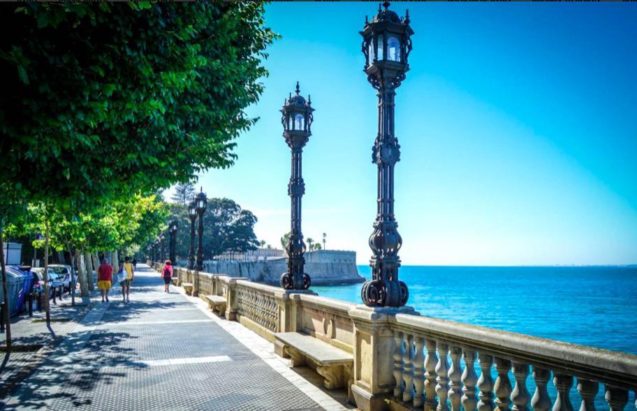 Bonito Apartamento Junto Al Gran Teatro Falla Cádiz Eksteriør billede
